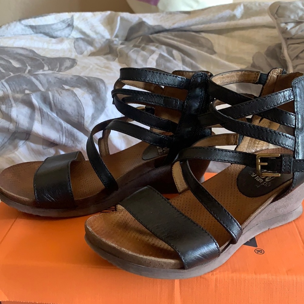 Miz Mooz Shay Wedges